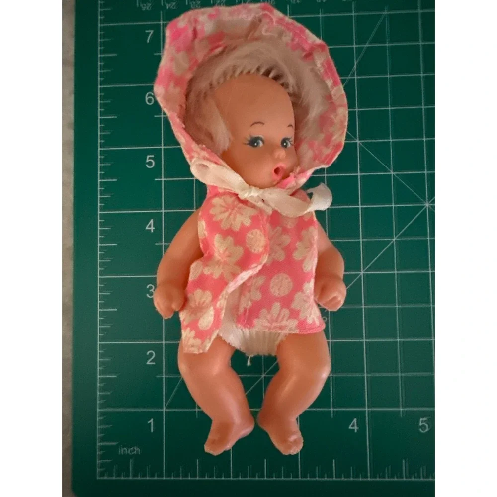 Miniature Baby Doll Plastic 1960s Pink Floral Sunbonnet White‎ Diaper 6